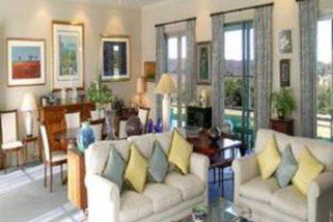 Meadowlake Lodge - Mackay Tourism 1