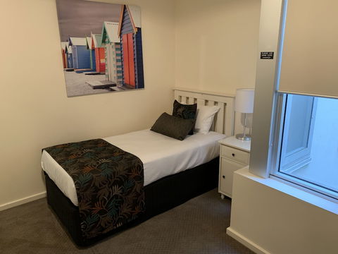 Ensenada Motor Inn And Suites - Mackay Tourism 3