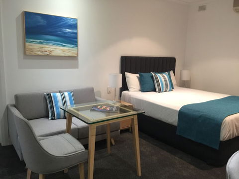 Ensenada Motor Inn And Suites - Mackay Tourism 4