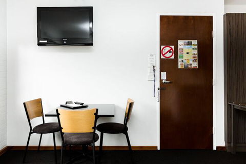 Bay Hotel Apartments - Mackay Tourism 3