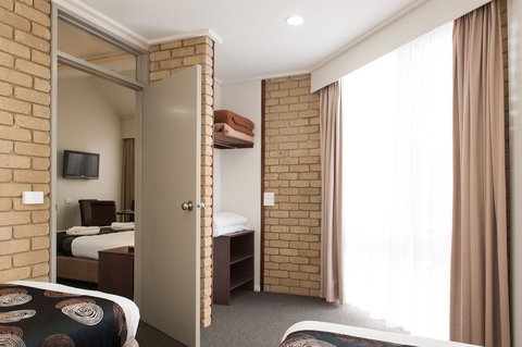 Mitchell On Main Motel & Apartments - Mackay Tourism 6