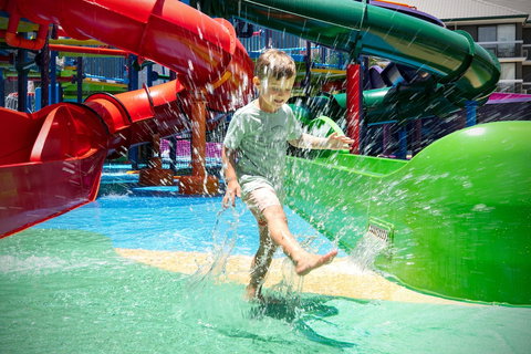 Paradise Resort Gold Coast - Mackay Tourism 6