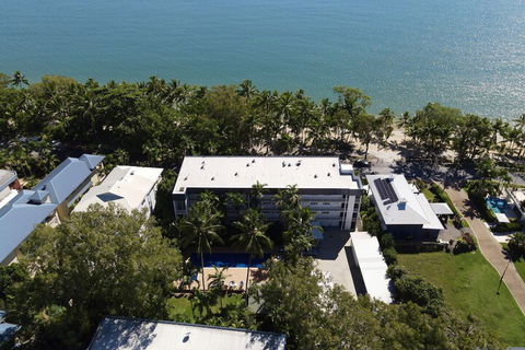 Agincourt Beachfront Apartments - Mackay Tourism 3