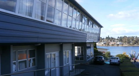 Waterfront Lodge Motel - Mackay Tourism 0