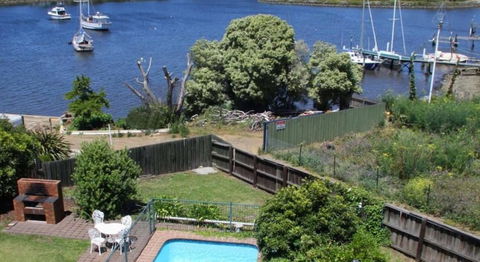 Waterfront Lodge Motel - Mackay Tourism 5
