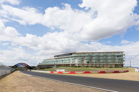 Rydges Mount Panorama Bathurst - Mackay Tourism 5
