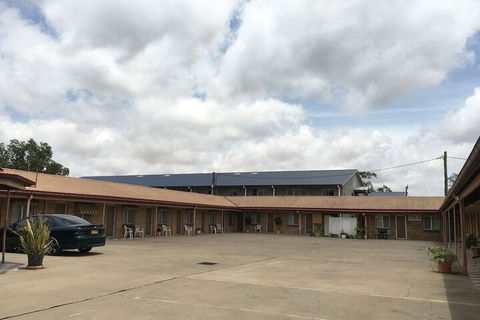 Dragon Phoenix Motel & Restaurant - Mackay Tourism 2