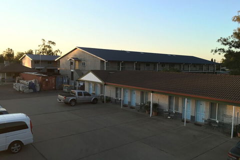 Dragon Phoenix Motel & Restaurant - Mackay Tourism 3