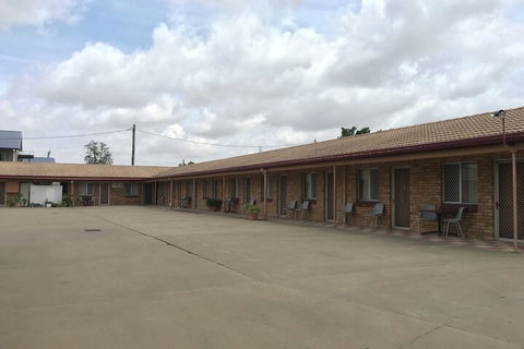 Dragon Phoenix Motel & Restaurant - Mackay Tourism 1