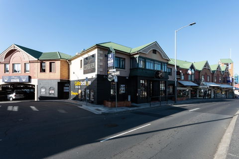 Mayfair Plaza Motel - Mackay Tourism 1