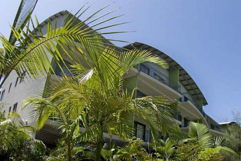 Flynns Beach Resort - Mackay Tourism 1
