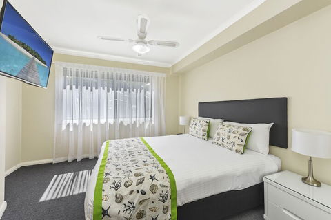 Flynns Beach Resort - Mackay Tourism 4