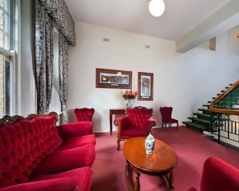 Jenolan Caves House - Mackay Tourism 1