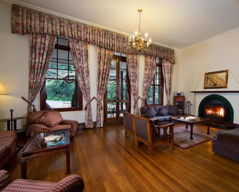 Jenolan Caves House - Mackay Tourism 3