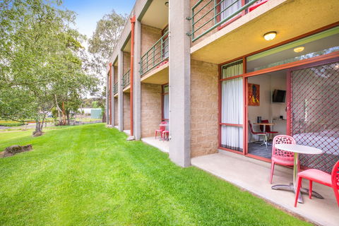 Nightcap At York On Lilydale - Mackay Tourism 1