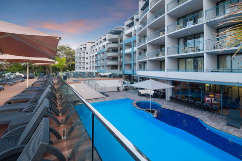 The Landmark Resort Nelson Bay - Mackay Tourism 1