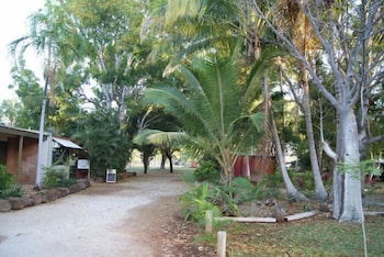 Territory Manor Motel & Caravan Park - Mackay Tourism 6