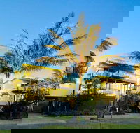 Fraser Island Beach Houses - Mackay Tourism