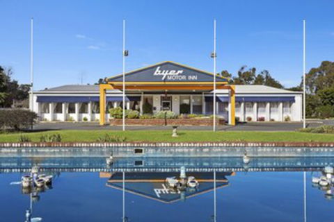 Byer Fountain Motor Inn, Holbrook - Mackay Tourism 0