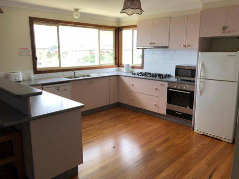 2 Jocelyn Street. Dalmeny - Mackay Tourism 4