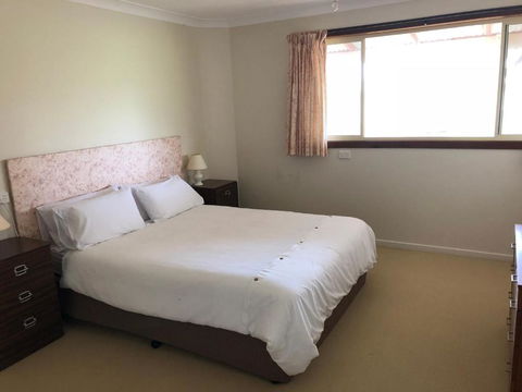 2 Jocelyn Street. Dalmeny - Mackay Tourism 6