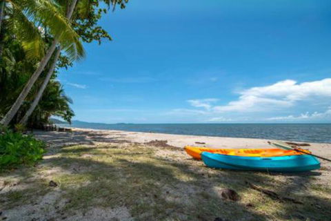The Palms On Newell Beach - Mackay Tourism 4