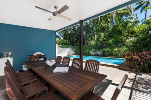 The Palms On Newell Beach - Mackay Tourism 2