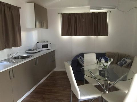 Oakridge Motel Tourist Park - Mackay Tourism 6