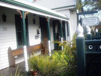 Daly View Bed & Breakfast - Mackay Tourism 0