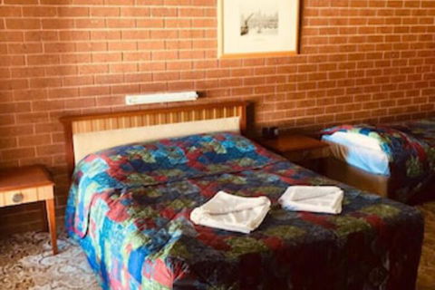 Federal Hotel & Motel - Mackay Tourism 1