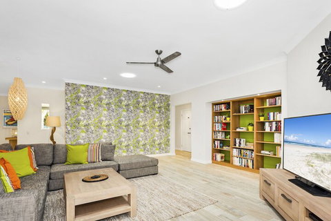 Fairlight Tweed Coast Holidays  - Mackay Tourism 2