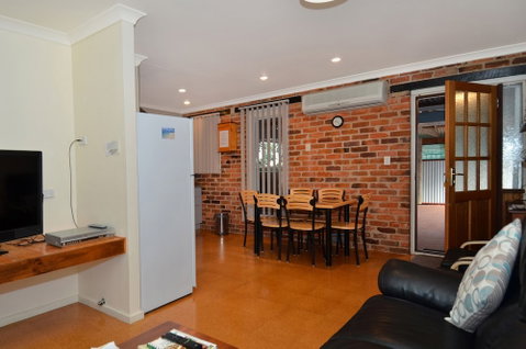 Albany Beachside Accommodation - Mackay Tourism 6