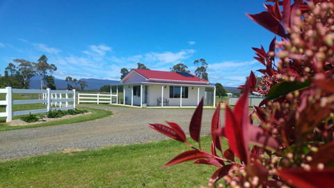 Little Sunnyside Accommodation - Mackay Tourism 1