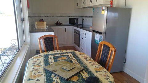 Little Sunnyside Accommodation - Mackay Tourism 3