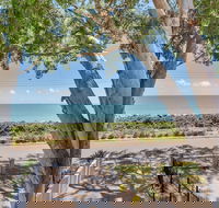 Seascape Luxury Beachfront Holiday House - Mackay Tourism