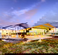 Cloudy Bay Beach House - Mackay Tourism