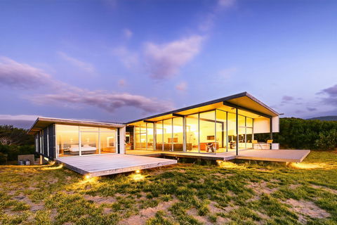 Cloudy Bay Beach House - Mackay Tourism 0