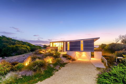 Cloudy Bay Beach House - Mackay Tourism 2