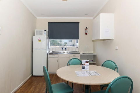 Scarborough Apartments - Mackay Tourism 2