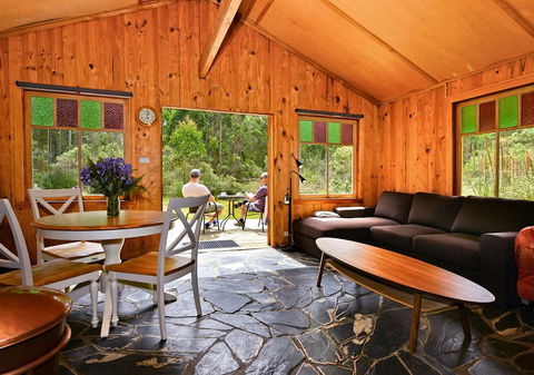 Saintys Creek Cottage - Mackay Tourism 5