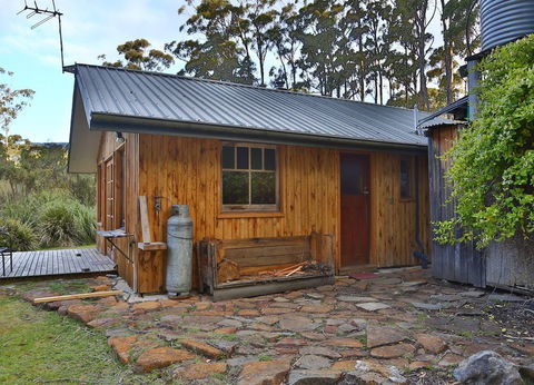 Saintys Creek Cottage - Mackay Tourism 1