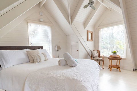 ARCADIA - The Barn Cottage & Rosehill Cottage - Mackay Tourism 5