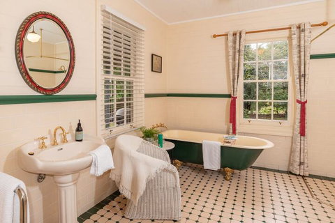ARCADIA - The Barn Cottage & Rosehill Cottage - Mackay Tourism 6