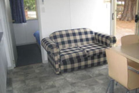 Sheffield Cabins & Apartments - Mackay Tourism 4