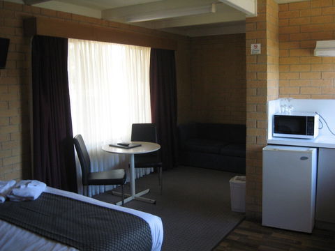 Yowani Country Club - Mackay Tourism 4