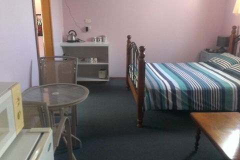 Bridport Seaside Lodge Backpackers - Mackay Tourism 7