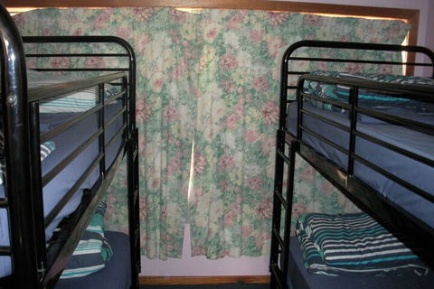 Bridport Seaside Lodge Backpackers - Mackay Tourism 3