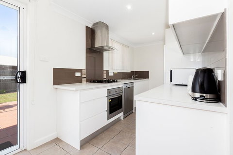 Aden Mudgee Apartments - Mackay Tourism 4