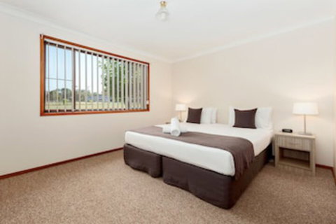 Aden Mudgee Apartments - Mackay Tourism 0