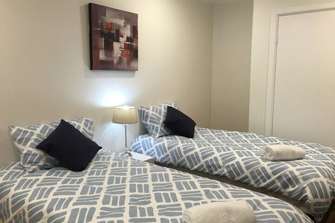 Ivy Units Glen Waverley - Mackay Tourism 6